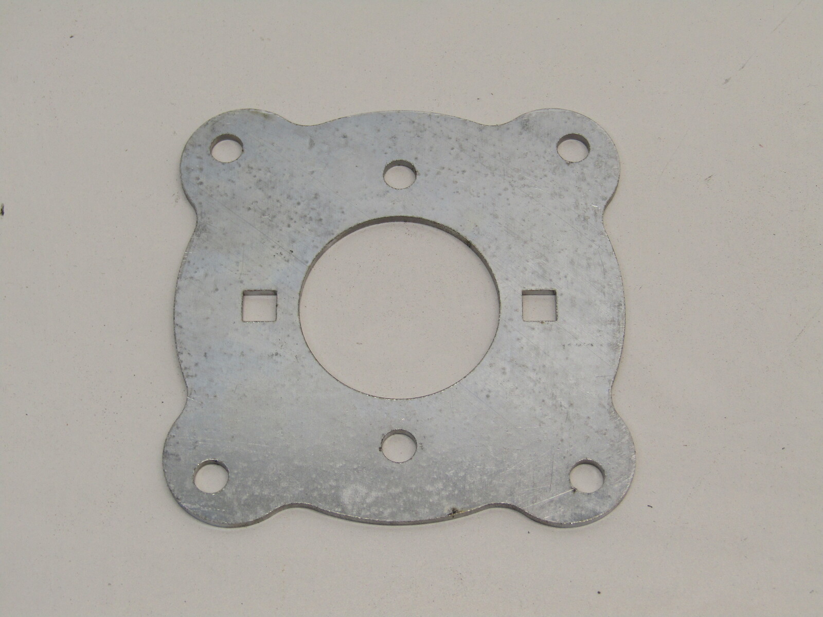 Support plate 130mm for flange bearing sheet metal at motor console